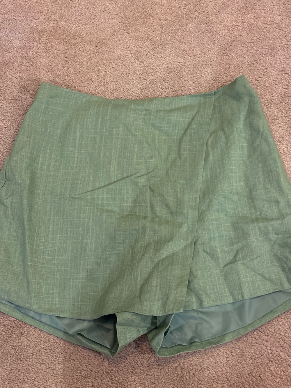 Francesca's Collections Light Green Mini Skort